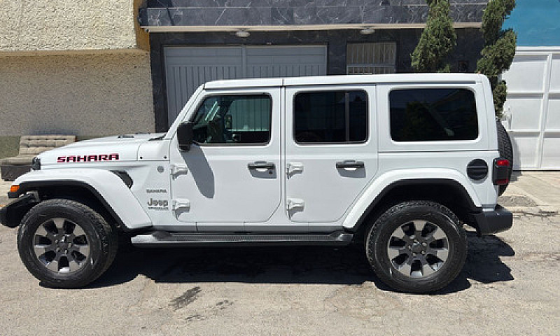 Jeep Wrangler Sahara...