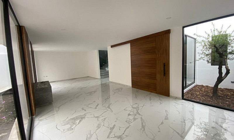 Moderna Casa En Vent...