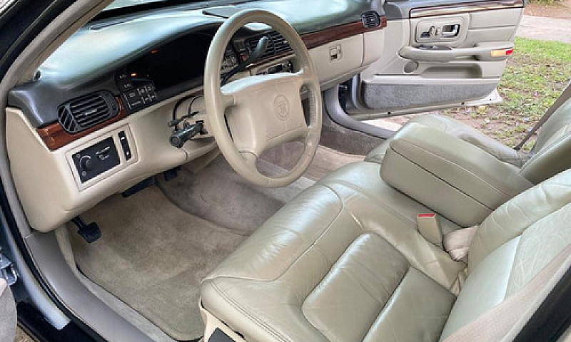 Cadillac Deville 4.6...