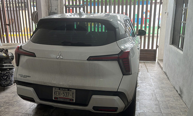 Mitsubishi Outlander...
