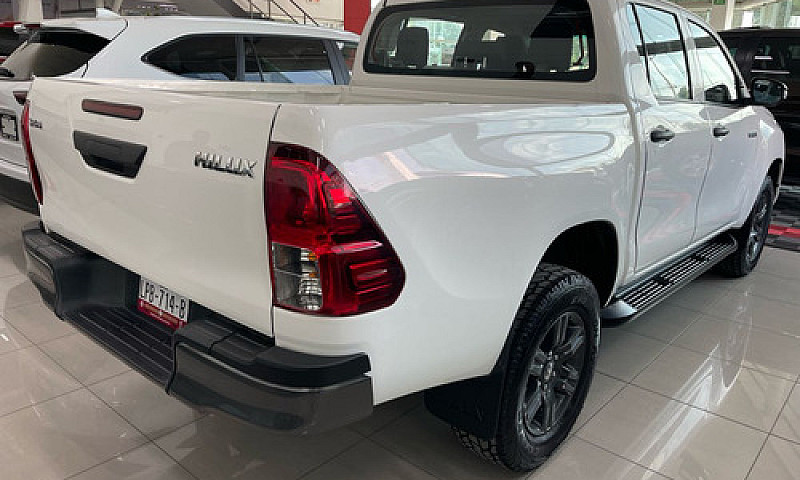 Toyota Hilux 2021...