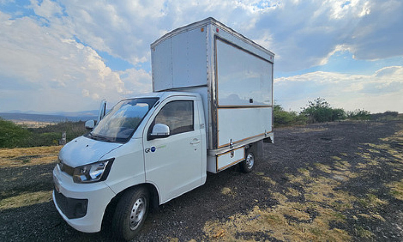 Nissan Np300 2.5 Est...
