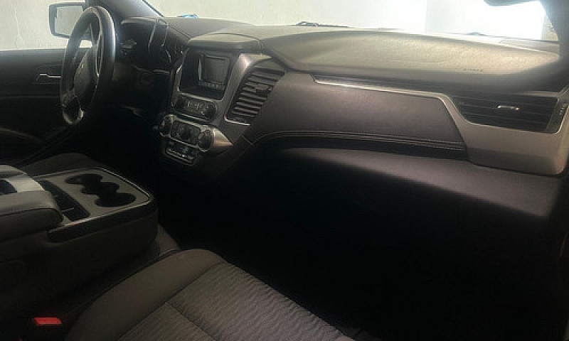 Chevrolet Suburban 5...