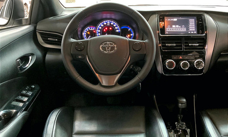 Toyota Yaris 2022...