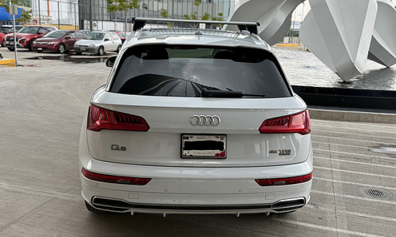 Audi Q5 2.0 L T S Li...