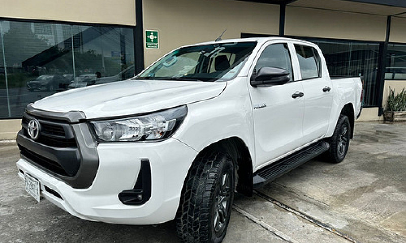 Toyota Hilux 2021...