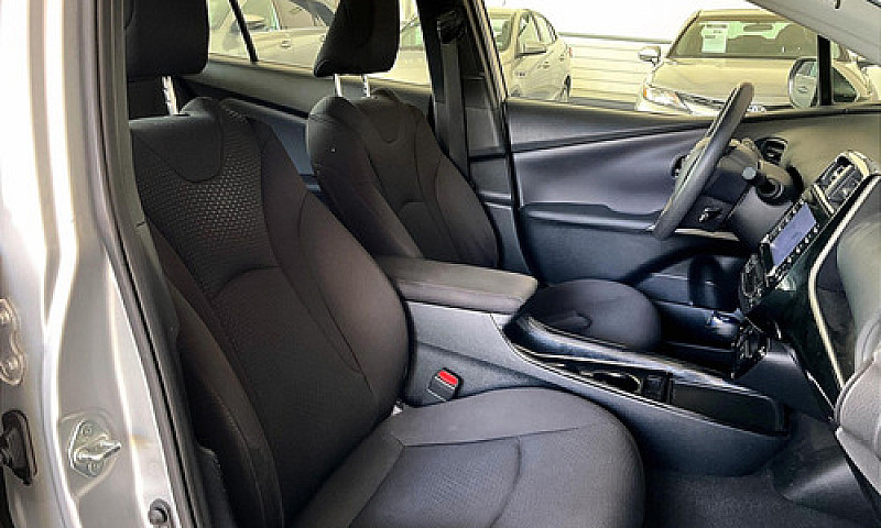 Toyota Prius 2020...