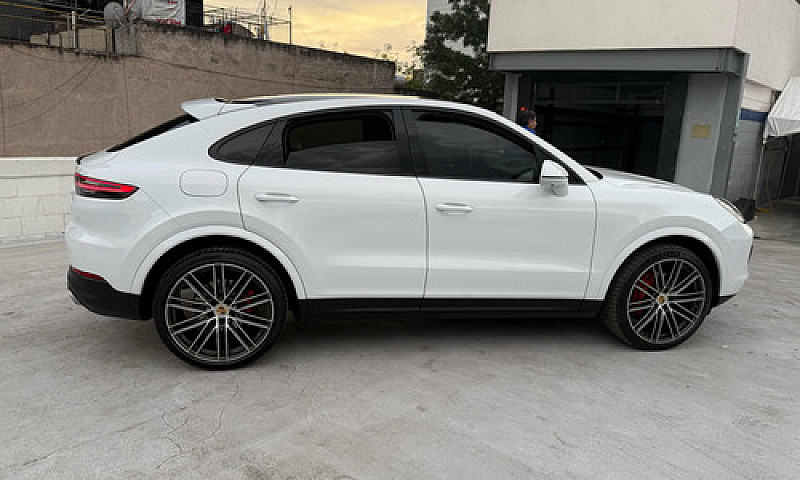 Porsche Cayenne Coup...