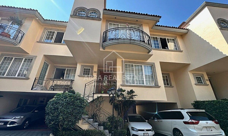 Casa En Venta, Valle...