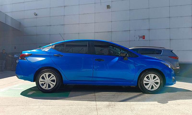 Nissan Versa 2023...