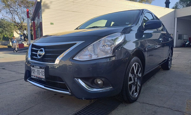 Nissan Versa 1.6 Adv...