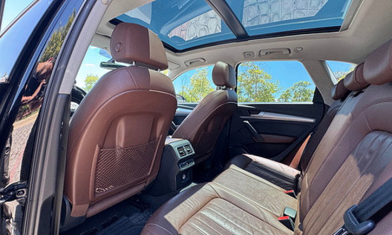 Audi Q5 2.0 L T Sele...