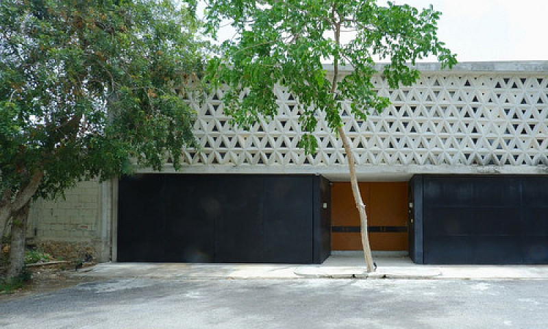 Moderno Town House I...