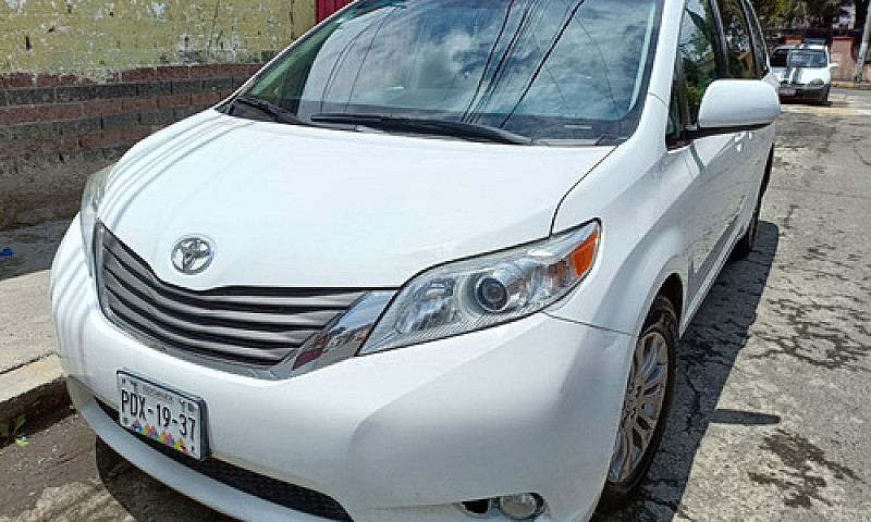 Toyota Sienna Xle At...