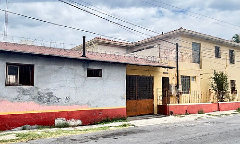 Venta De Casa Con Us...