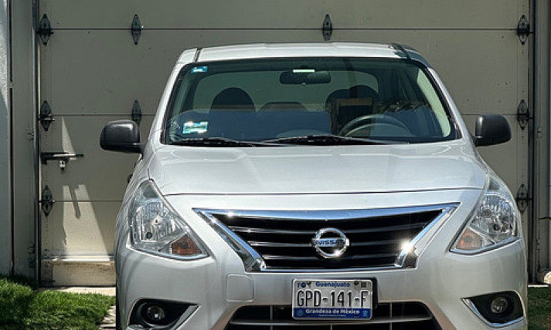 Nissan Versa 1.6 Dri...