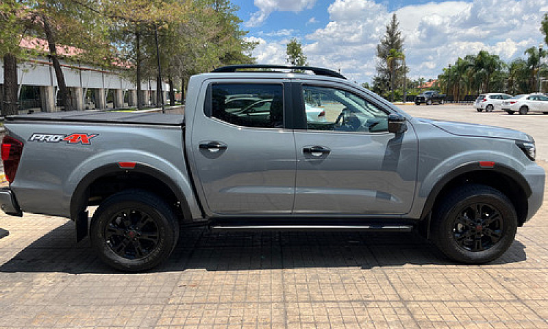 Nissan Frontier 2.5 ...