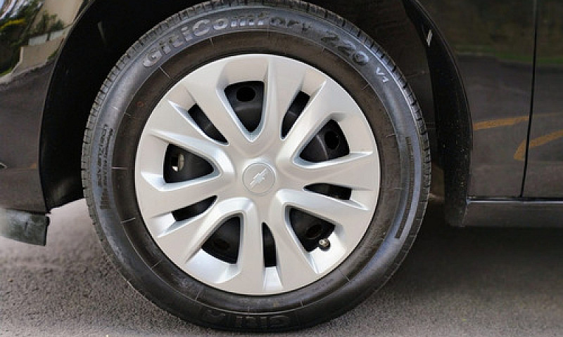 Chevrolet Onix 1.3 L...