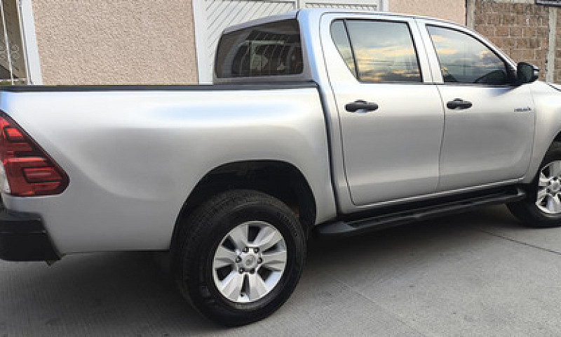 Toyota Hilux 2.7 Cab...