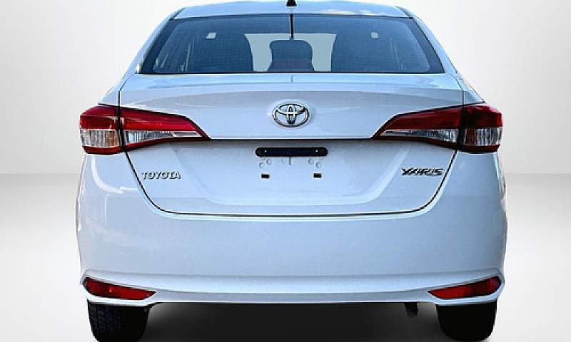Toyota Yaris 2022...