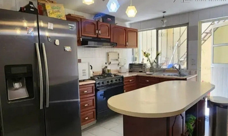 Venta De Casa En Gus...