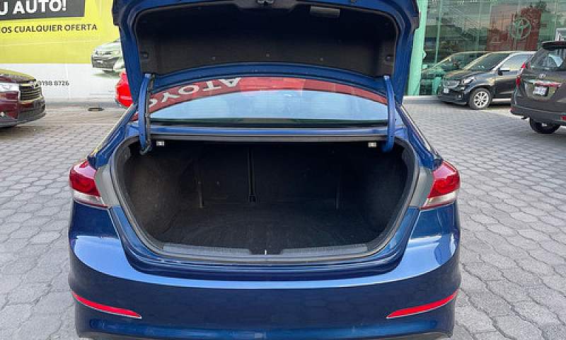 Hyundai Elantra 2018...
