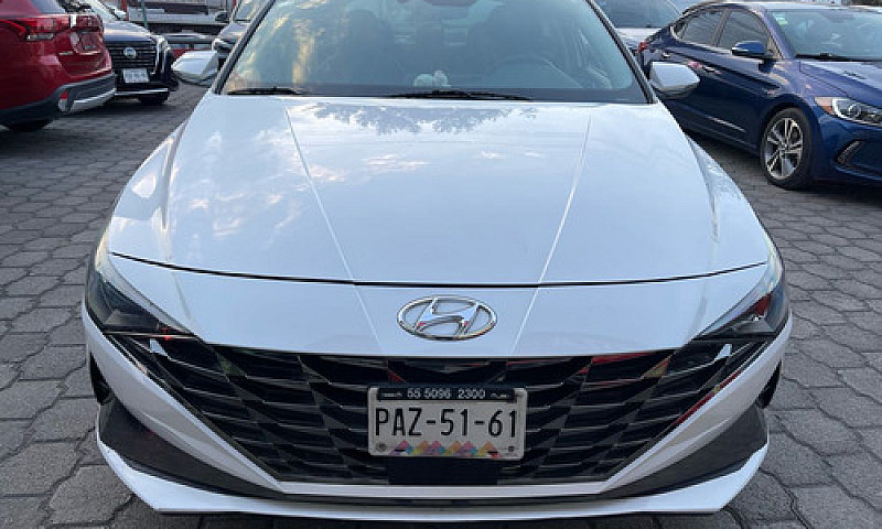 Hyundai Elantra 2022...