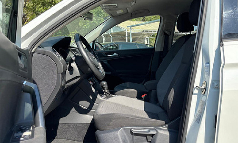 Volkswagen Tiguan 1....