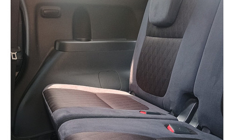Mitsubishi Xpander 1...
