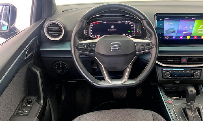 Seat Arona 2022...