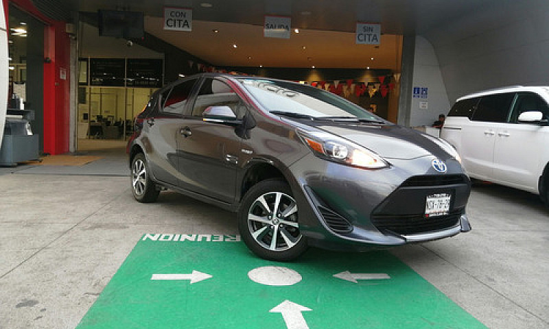 Toyota Prius 2020 1....