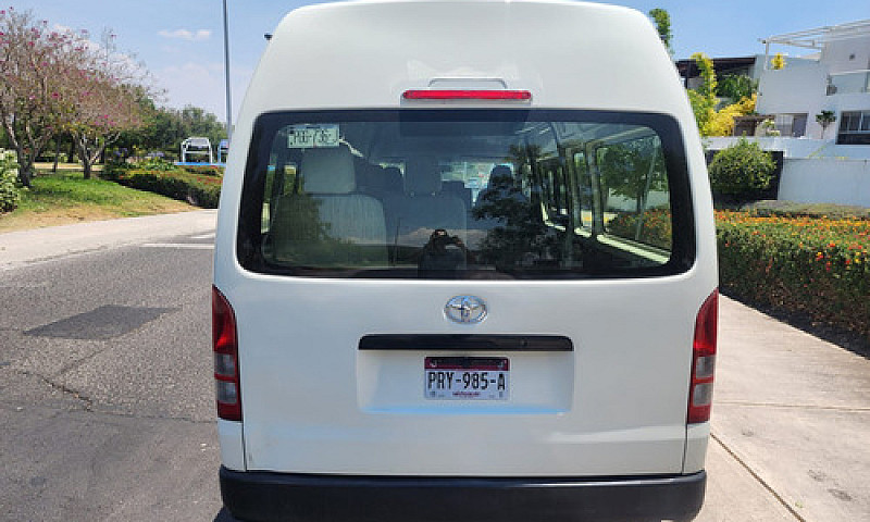 Toyota Hiace 2.7 Ven...