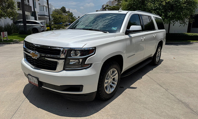 Chevrolet Suburban 5...