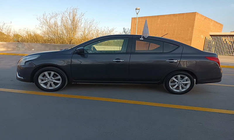 Nissan Versa 2018...