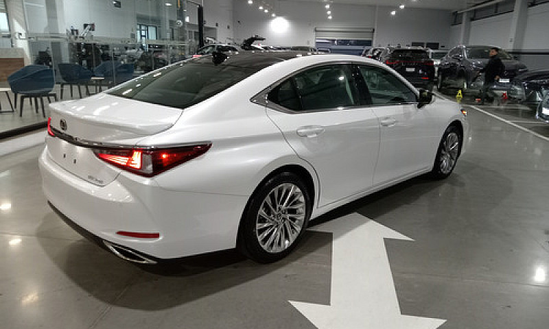 Lexus Es 2023...