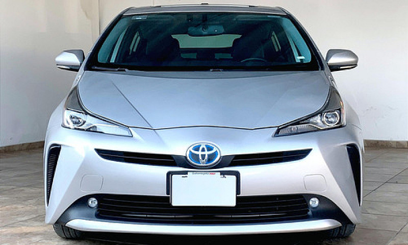 Toyota Prius 2021...
