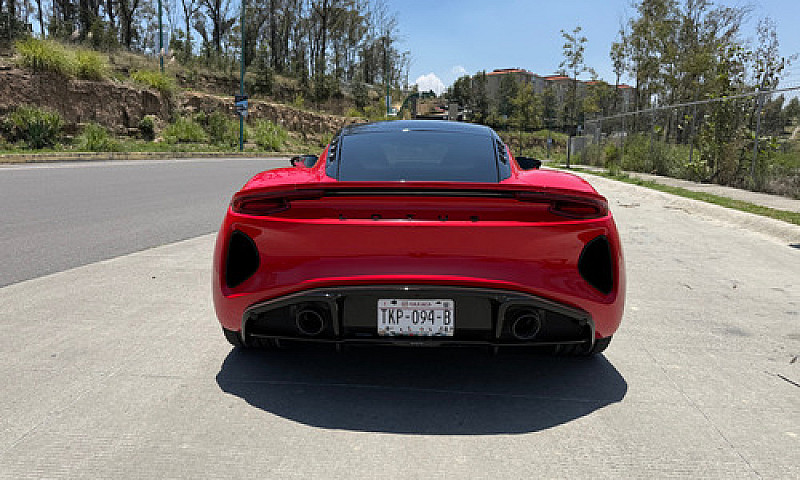 Lotus Emira...