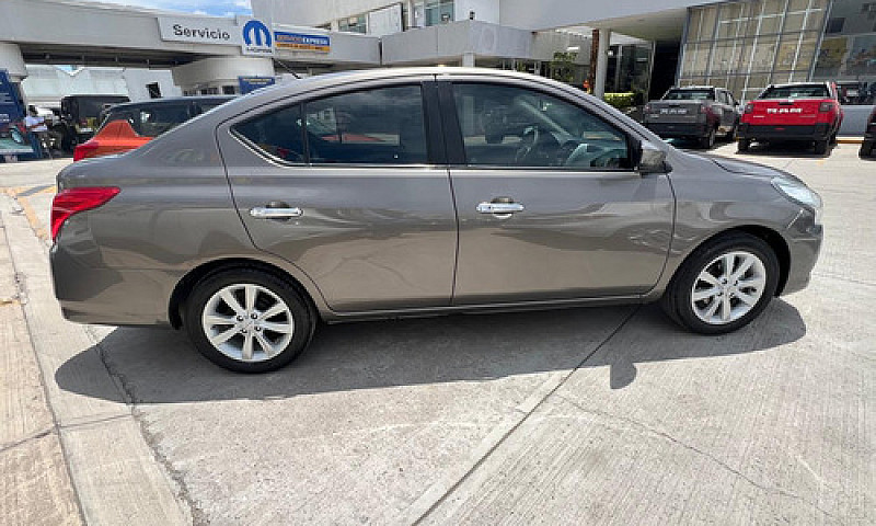 Nissan Versa 2017...