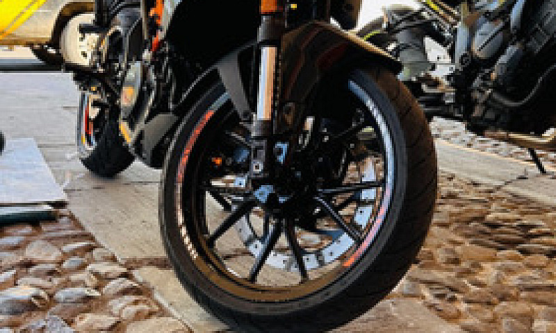 Ktm Duke 390 ...
