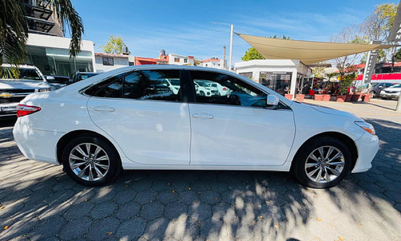 Toyota Camry 2017...
