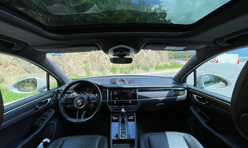 Porsche Macan Turbo ...
