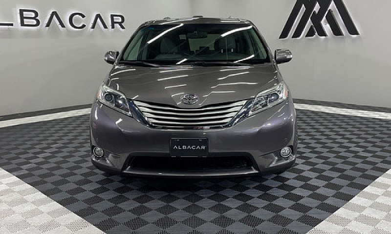 Toyota Sienna 2015 3...
