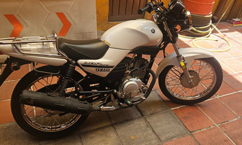 Motocicleta  Yamaha ...