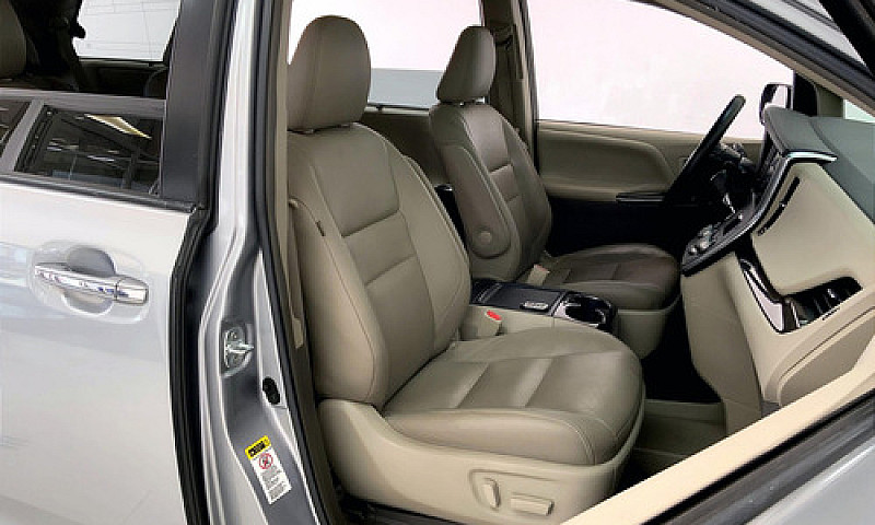 Toyota Sienna 2016...