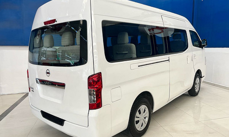 Nissan  Urvan  2022...