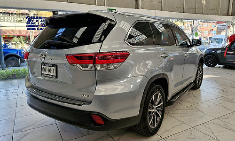 Toyota  Highlander  ...