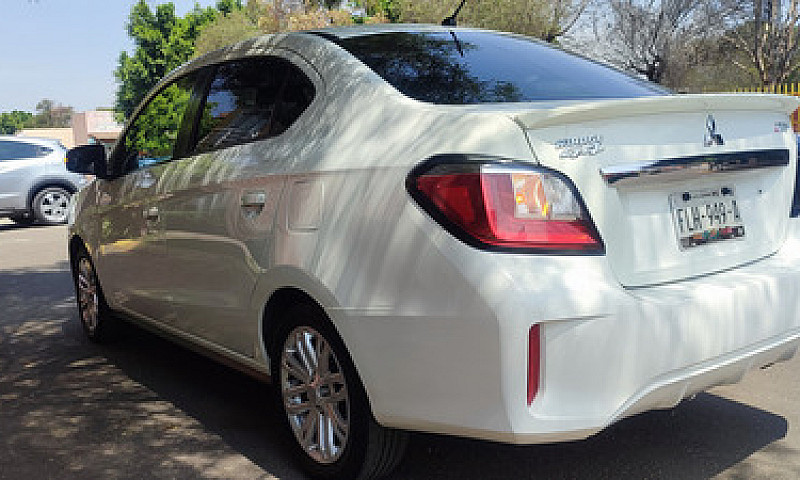 Mitsubishi Mirage G4...