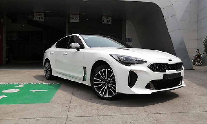 Kia Stinger 2018 2.0...
