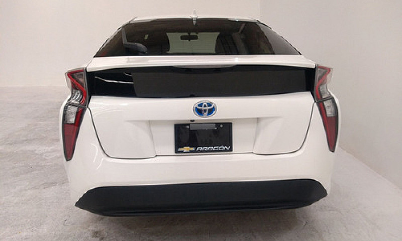 Toyota Prius 2018 1....