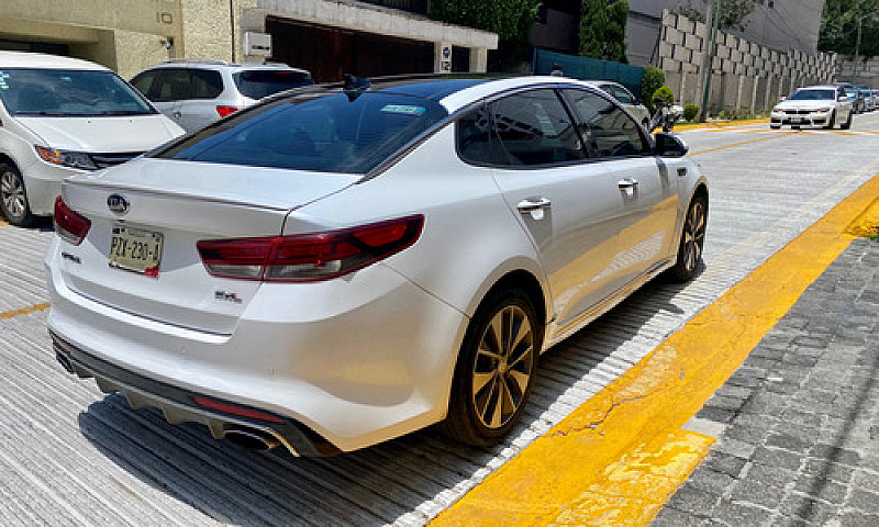 Kia Optima 2.0 L Tur...